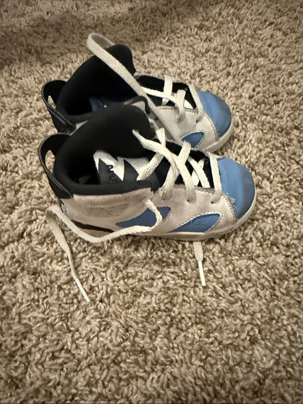 Jordan Kids High-Top Sneakers in Light Blue, White and Black